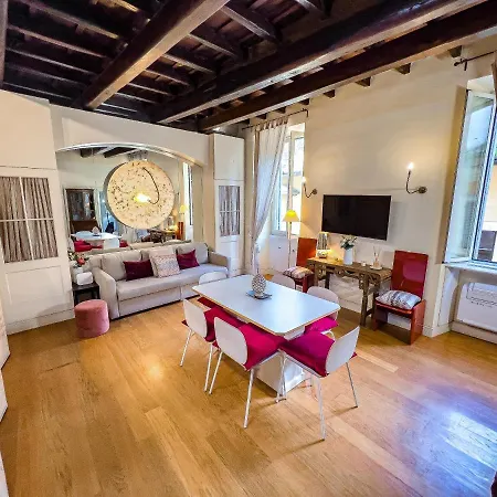 Spacious Loft Steps From Piazza Navona Irex Lägenhet